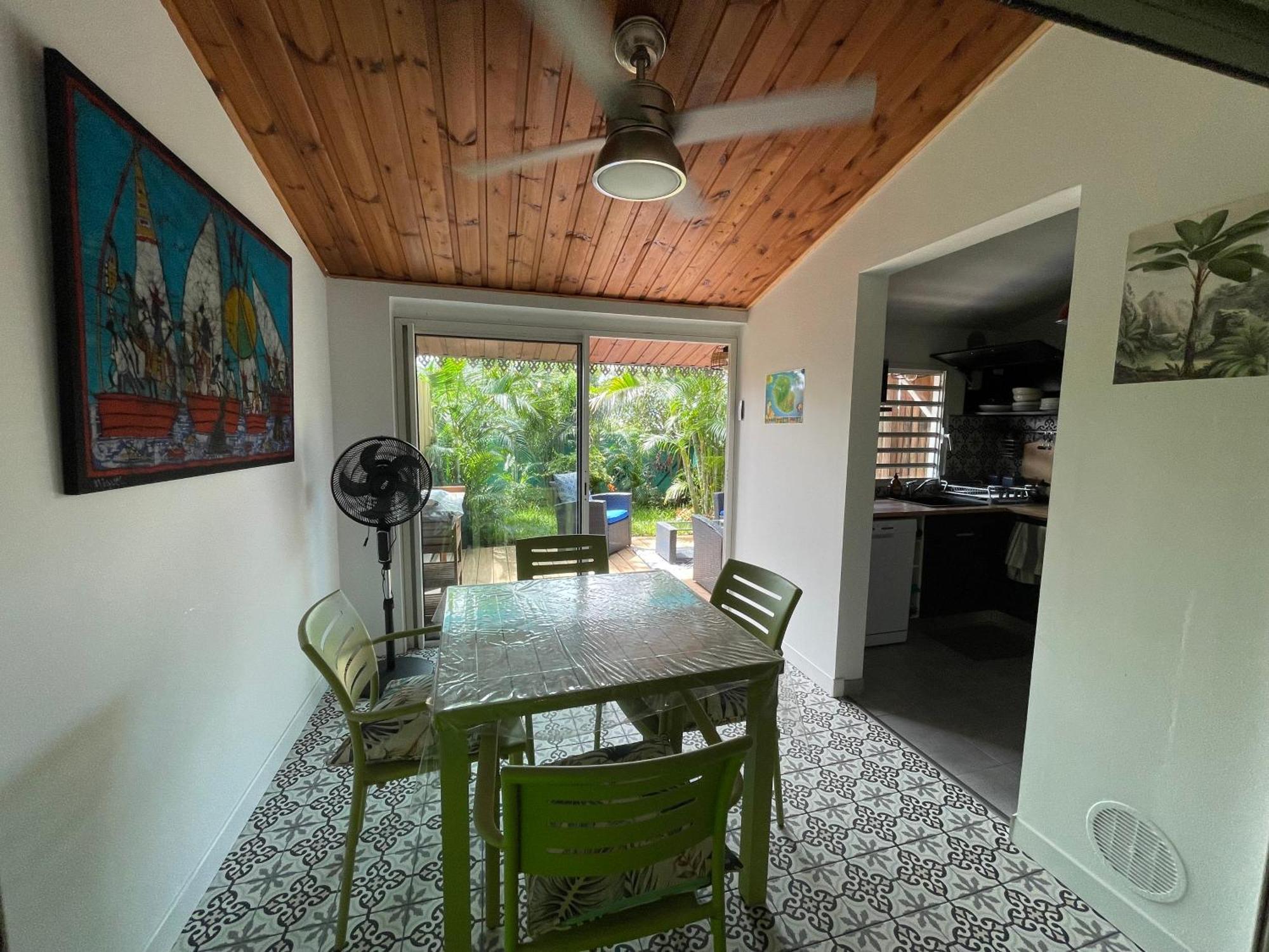 Duplex Tifanjan Avec Jardin Fleuri Pres De La Mer Saint-Paul エクステリア 写真